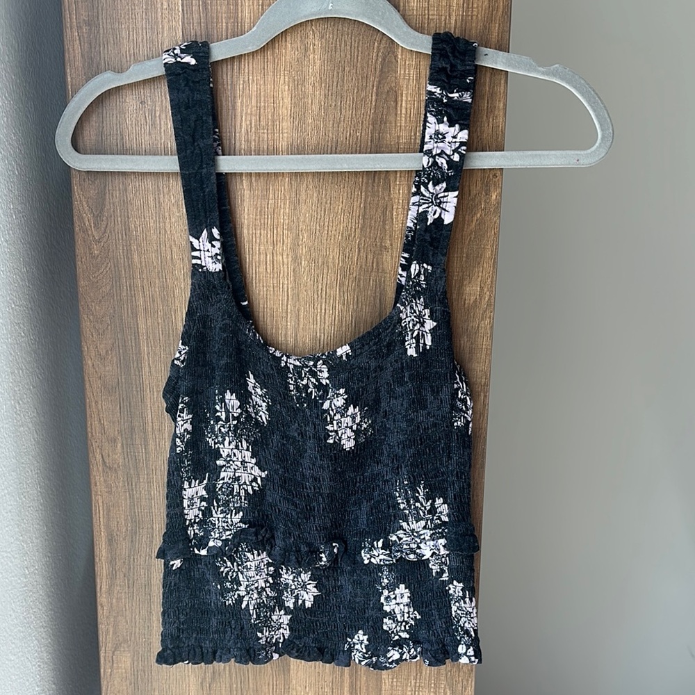 FINAL MARKDOWN - Free People Grey Floral Crop Tank Top